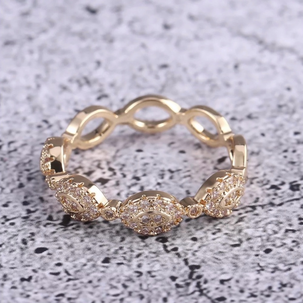 18k Gold Genuine Pave Diamonds Art Deco Ring